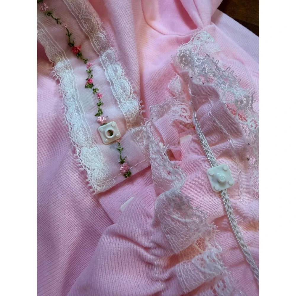 Rare Vintage 70s/ 80s newborn girls sleep sack. Lace trim and embroidered flower